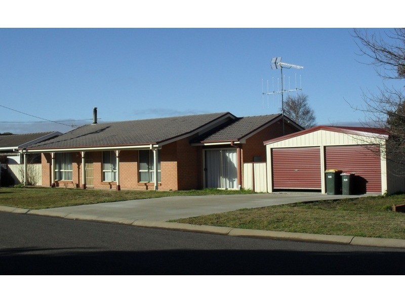 23 Crown Street, Crookwell NSW 2583