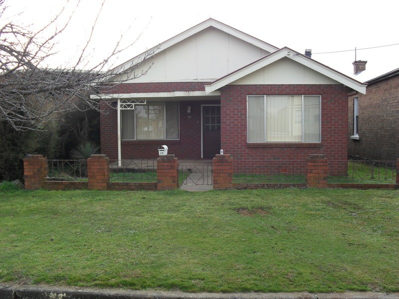 28 Denison Street, Crookwell NSW 2583