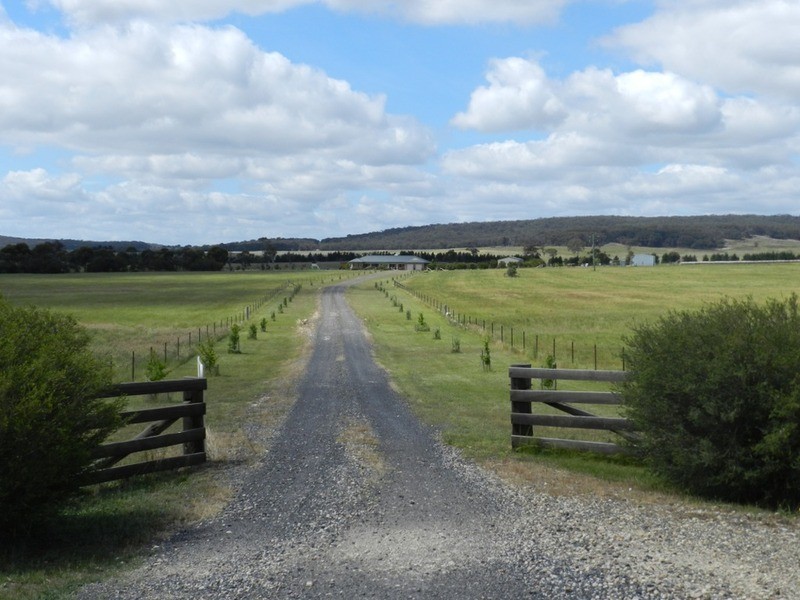 “TIMARU”  171 Golden Plains Drive, Quialigo NSW 2580