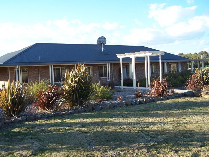 “TIMARU”  171 Golden Plains Drive, Quialigo NSW 2580