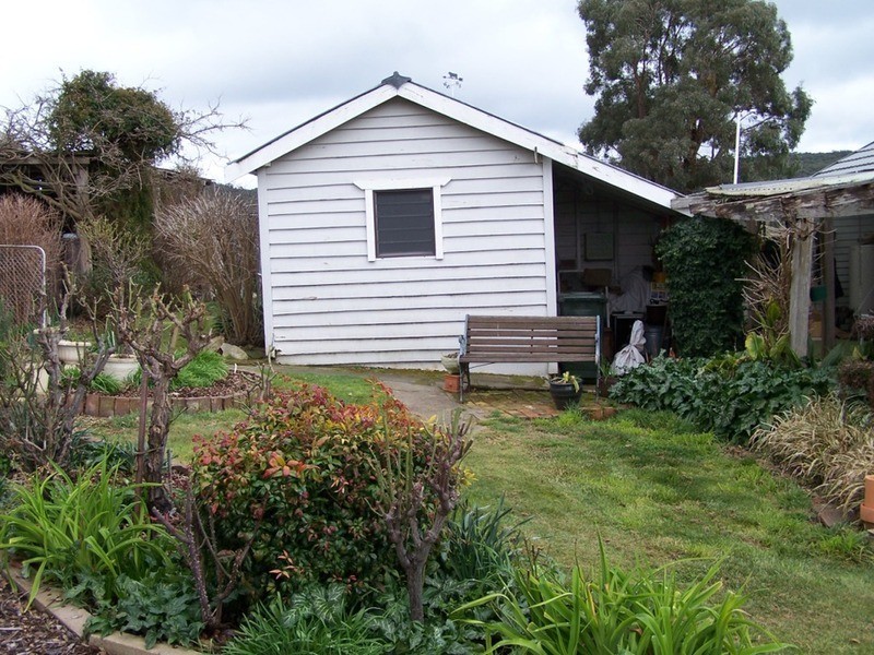 213 Glenfield Road, Binda NSW 2583
