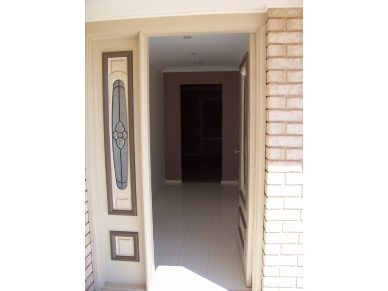 10 Barry  Place, Goulburn NSW 2580