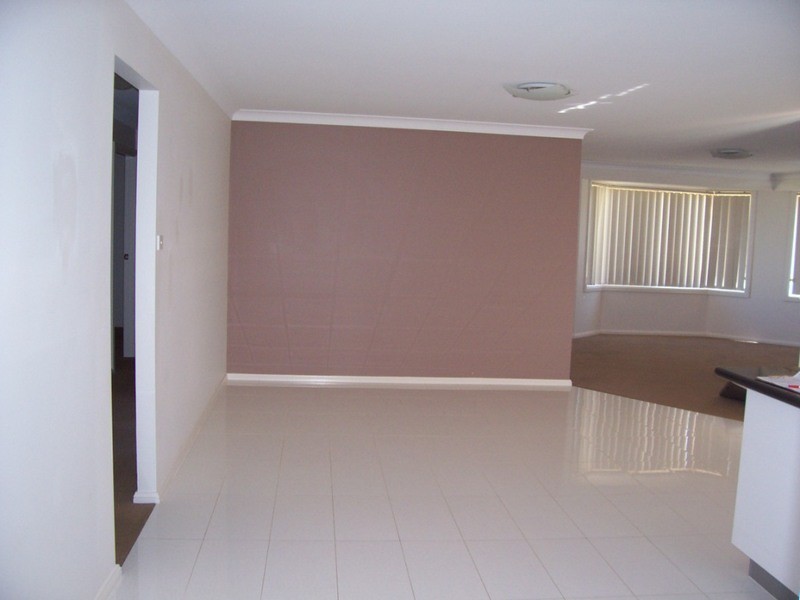 10 Barry  Place, Goulburn NSW 2580