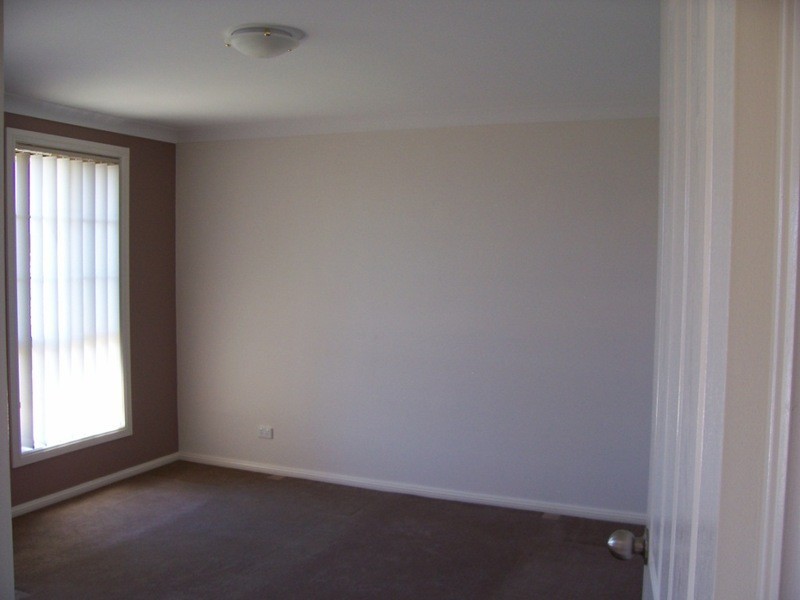 10 Barry  Place, Goulburn NSW 2580