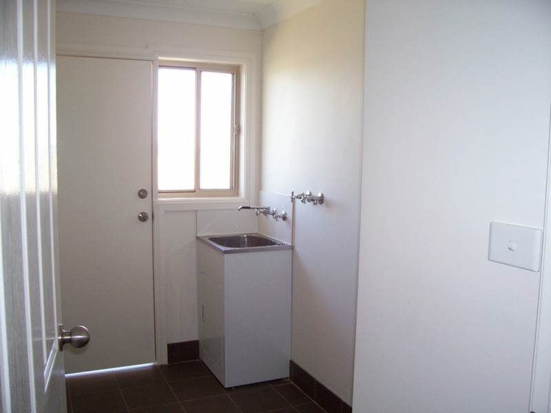 10 Barry  Place, Goulburn NSW 2580