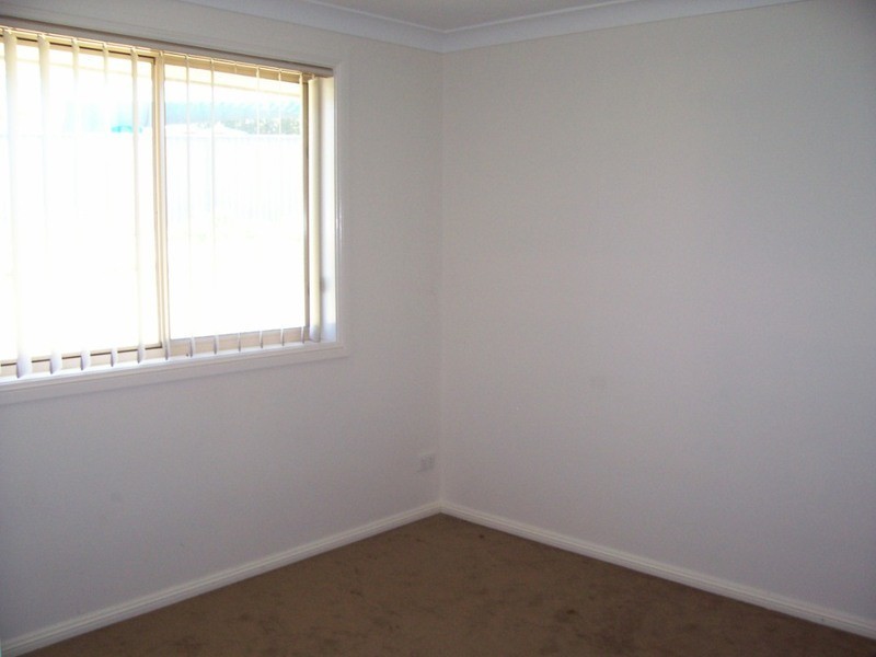 10 Barry  Place, Goulburn NSW 2580
