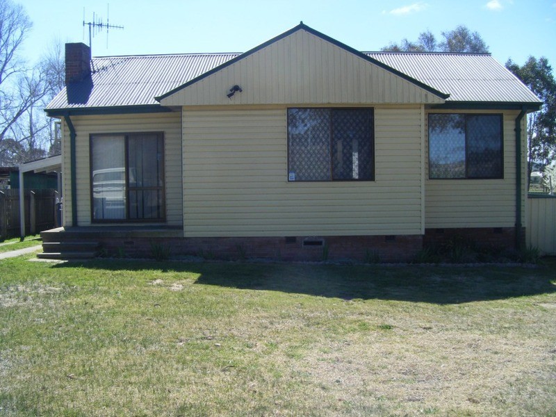 109 Finlay Road, Goulburn NSW 2580