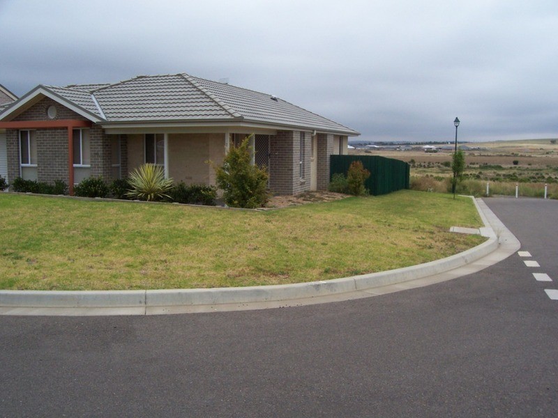 2 Stombuco Place, Goulburn NSW 2580