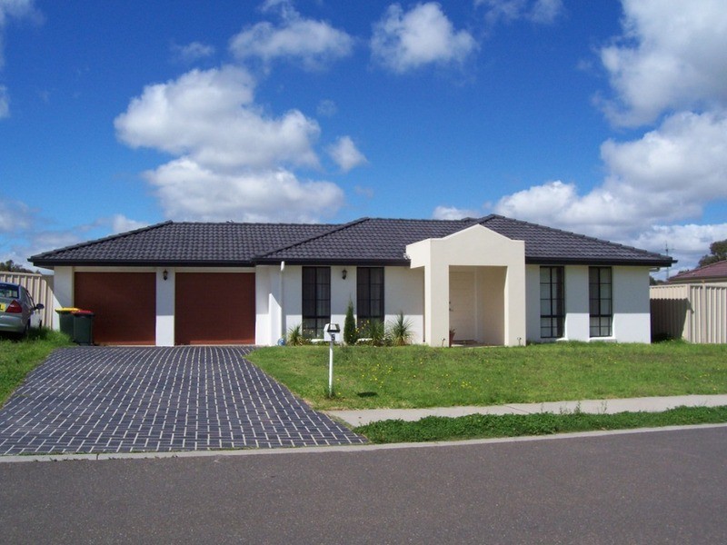 5 Wright Place, Goulburn NSW 2580