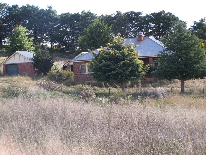 “PINEGROVE”  1011 Fullerton Road, Fullerton NSW 2583
