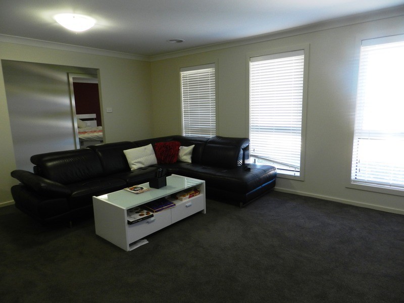 11 Benjamin Place, Goulburn NSW 2580