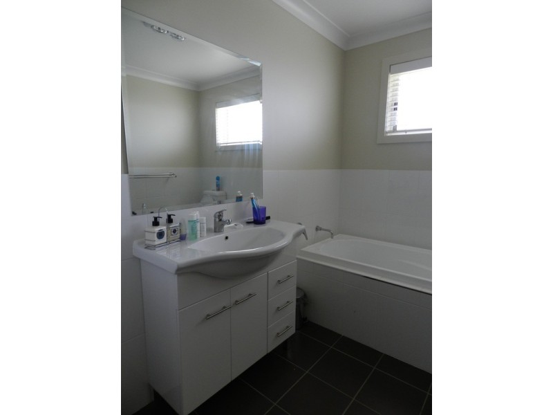 11 Benjamin Place, Goulburn NSW 2580