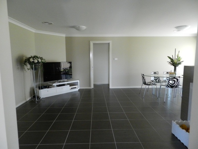 11 Benjamin Place, Goulburn NSW 2580