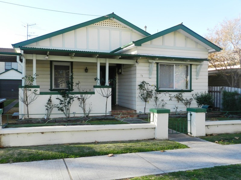 11 Chatsbury Street, Goulburn NSW 2580