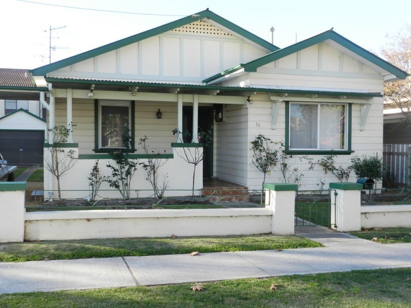 11 Chatsbury Street, Goulburn NSW 2580