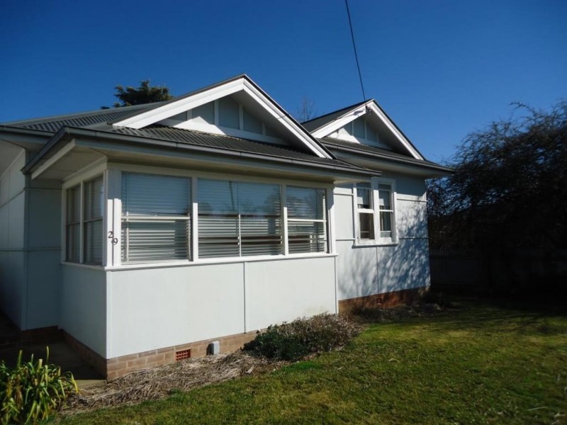 29 Cowper Street, Crookwell NSW 2583