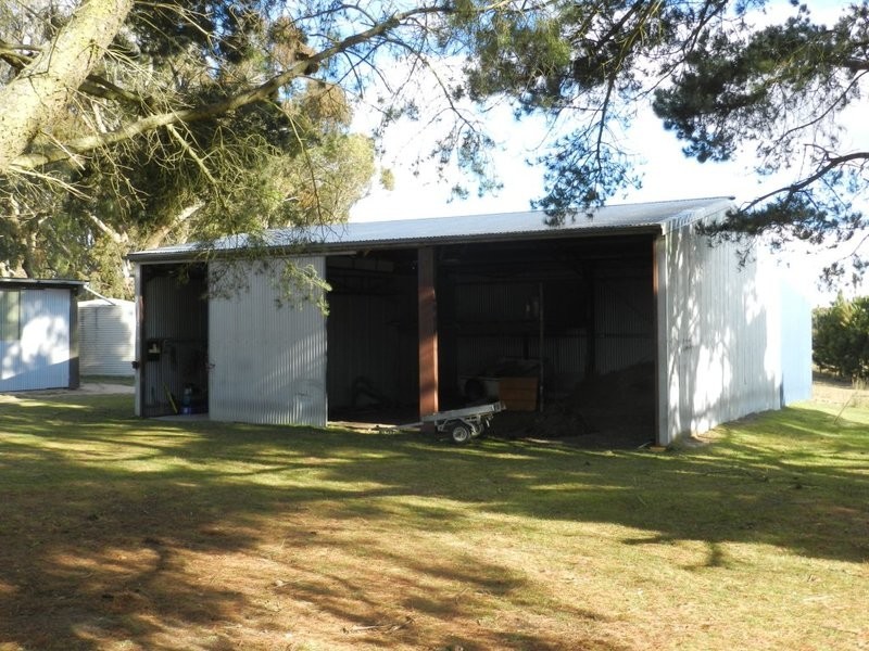 “Kenross” 2203 Wombeyan Caves Road, Taralga NSW 2580