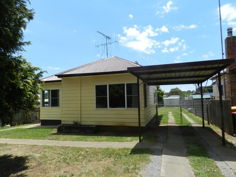11 Roslyn  Street, Crookwell NSW 2583