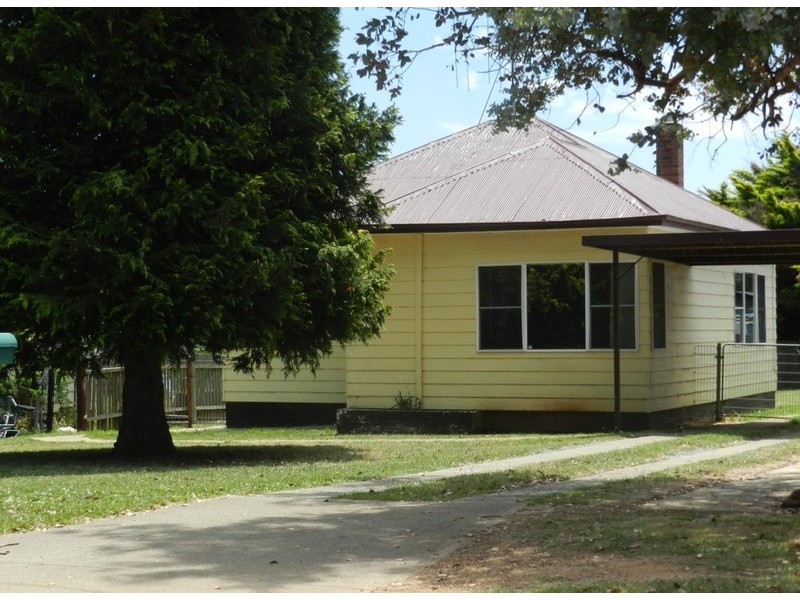 11 Roslyn  Street, Crookwell NSW 2583