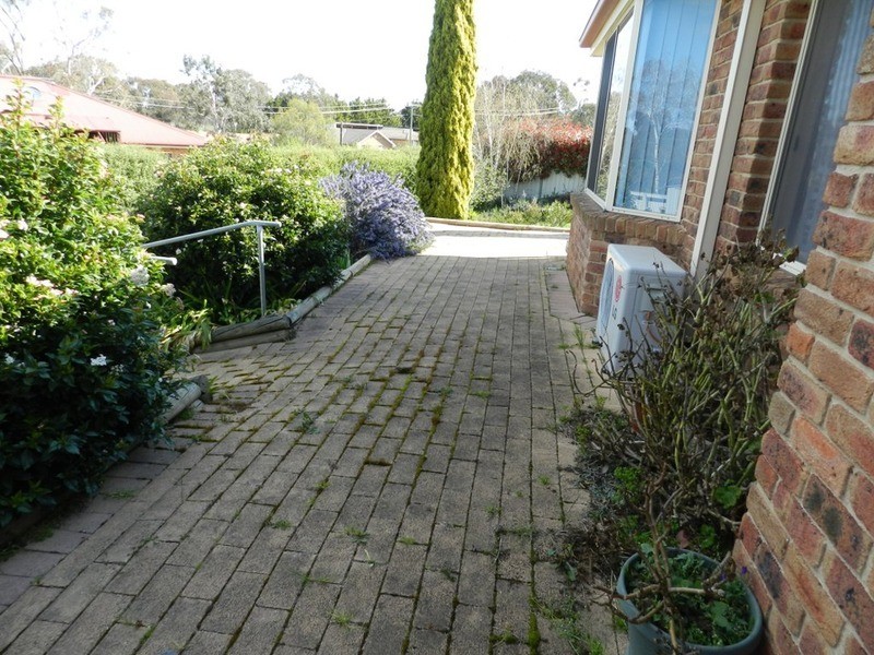 37 Chantilly  Court, Goulburn NSW 2580