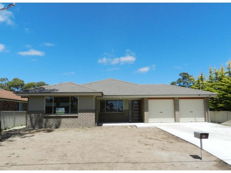 12 Collins Street, Marulan NSW 2579