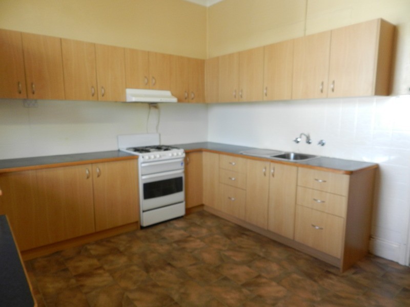 2 Horne Square, Goulburn NSW 2580