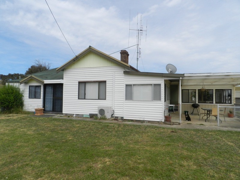 38 Lachlan Street, Bigga NSW 2583