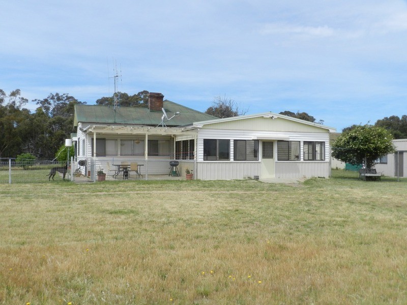 38 Lachlan Street, Bigga NSW 2583