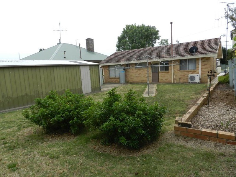 11 Robertson  Street, Crookwell NSW 2583