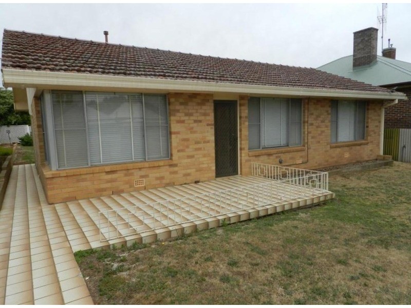 11 Robertson  Street, Crookwell NSW 2583