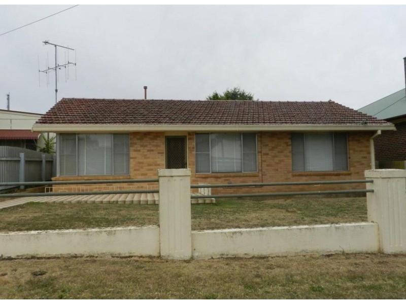 11 Robertson  Street, Crookwell NSW 2583