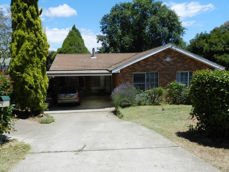 8 Emma Street, Goulburn NSW 2580