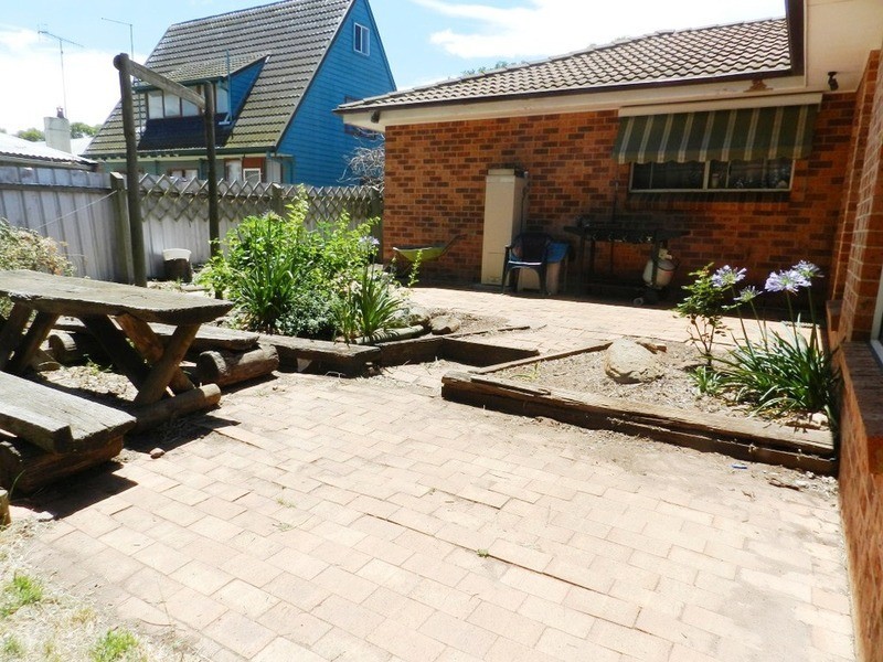 8 Emma Street, Goulburn NSW 2580