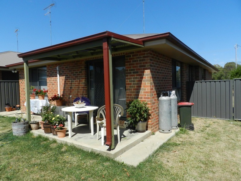 1/2 Holborrow Street, Crookwell NSW 2583