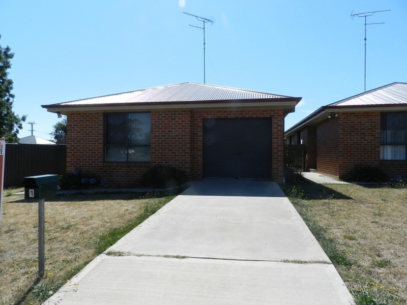 1/2 Holborrow Street, Crookwell NSW 2583
