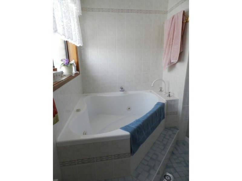 111 Brisbane Grove Road, Goulburn NSW 2580