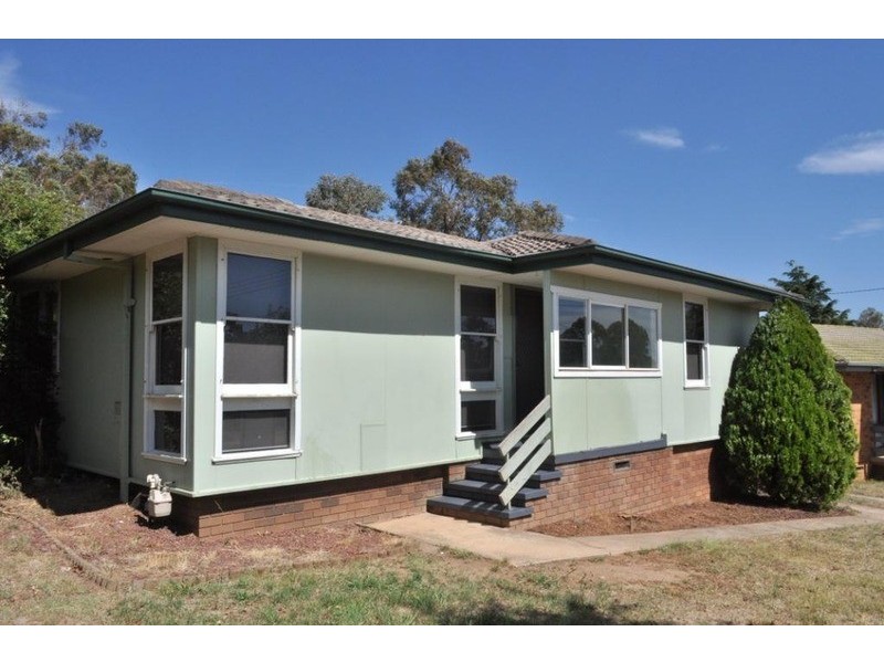 13 Caoura Crescent, Goulburn NSW 2580