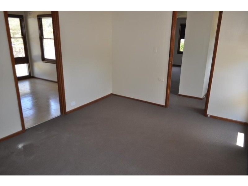 13 Caoura Crescent, Goulburn NSW 2580