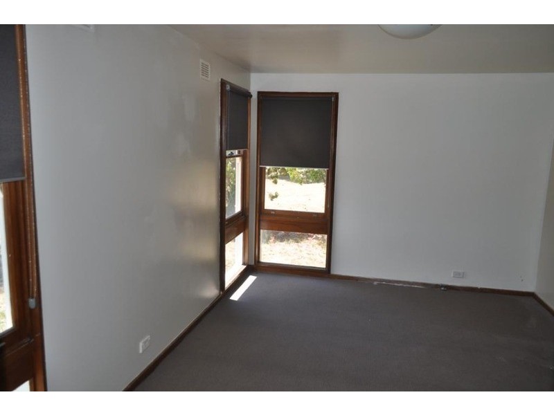13 Caoura Crescent, Goulburn NSW 2580