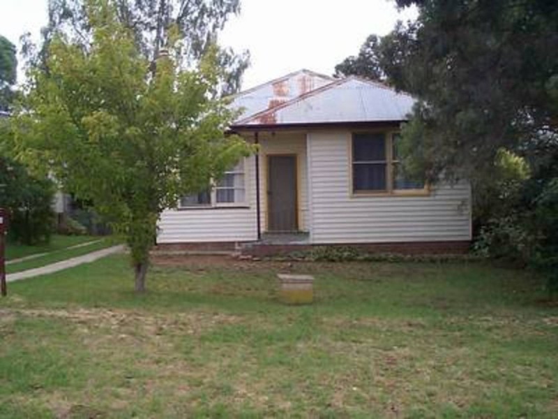 13 Darcy Crescent, Goulburn NSW 2580