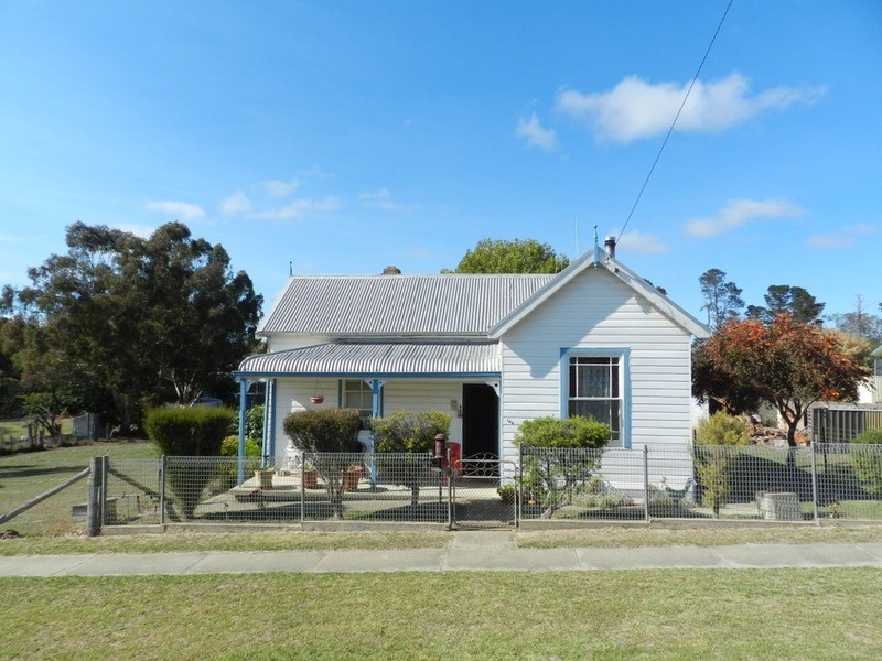 106 & 108 Yass Street, Gunning NSW 2581