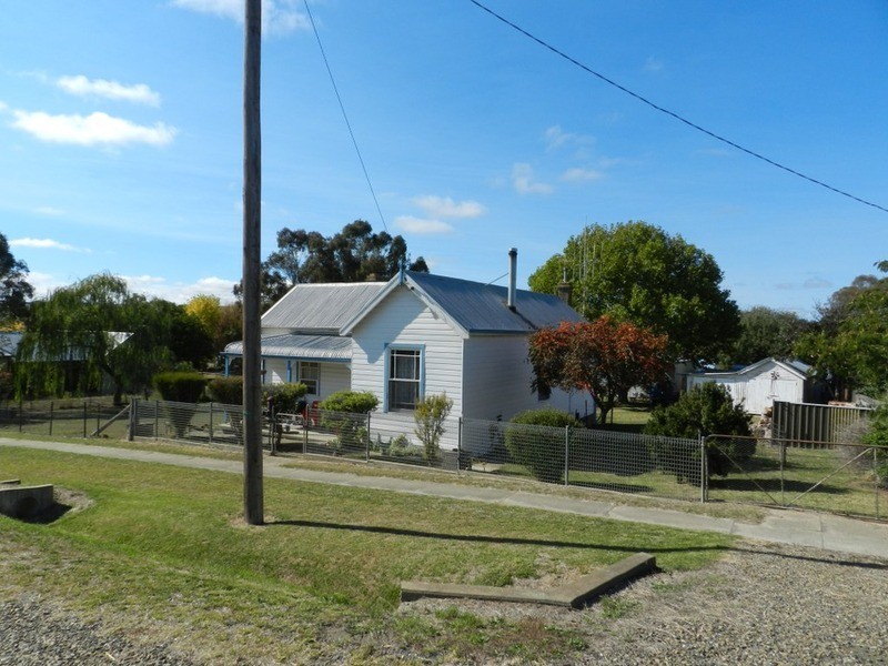 106 & 108 Yass Street, Gunning NSW 2581