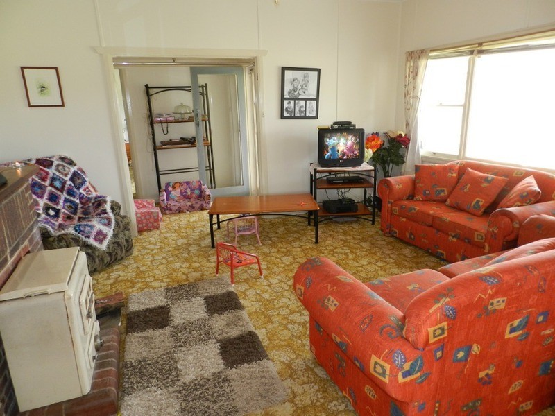 “Burwood Cottage” Crooked Corner, Binda NSW 2583
