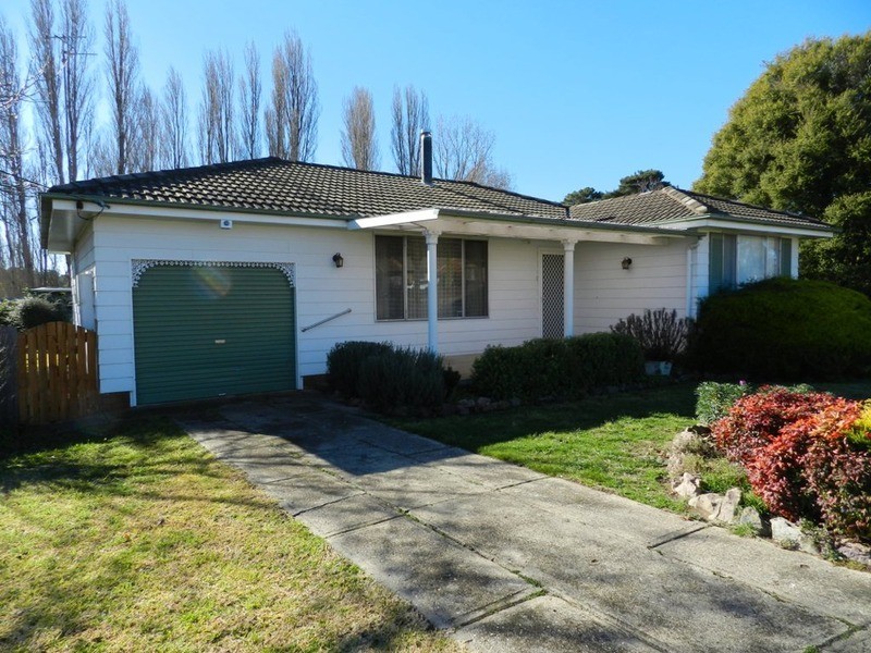 25a Buffalo Crescent, Goulburn NSW 2580