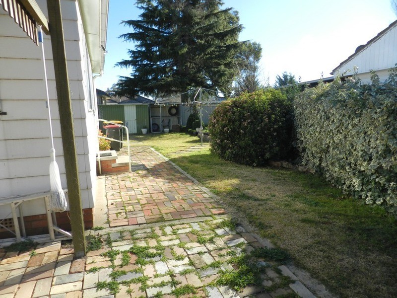 25a Buffalo Crescent, Goulburn NSW 2580