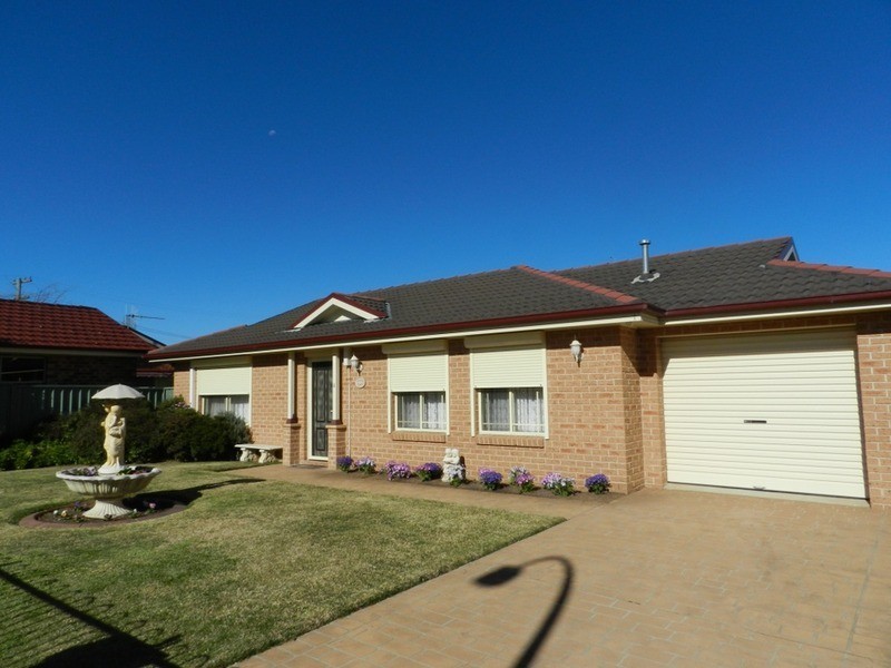 4 Amber Court, Goulburn NSW 2580