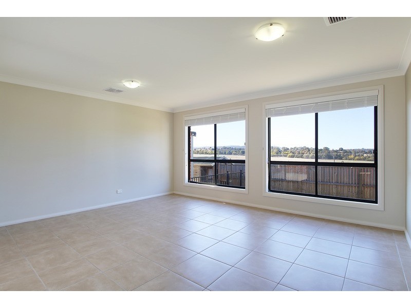 37 McGuire Drive, Goulburn NSW 2580