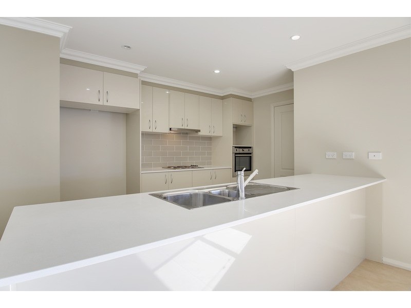 37 McGuire Drive, Goulburn NSW 2580