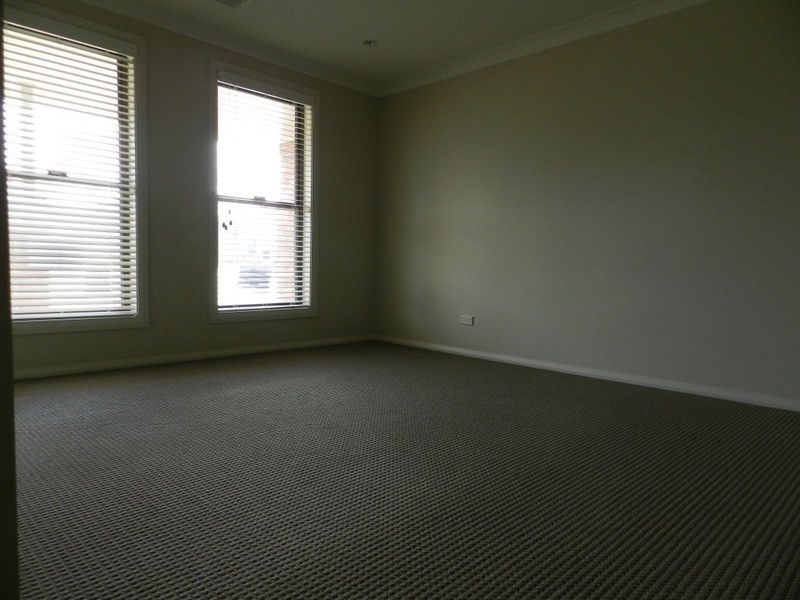 37 McGuire Drive, Goulburn NSW 2580