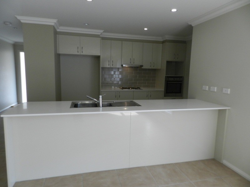 37 McGuire Drive, Goulburn NSW 2580